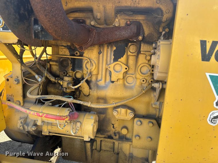 image for item EF2446 2005 Vermeer BC1230 wood chipper