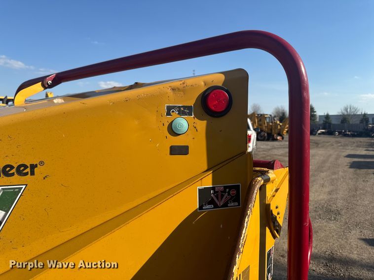 image for item EF2447 2018 Vermeer BC1000XL wood chipper