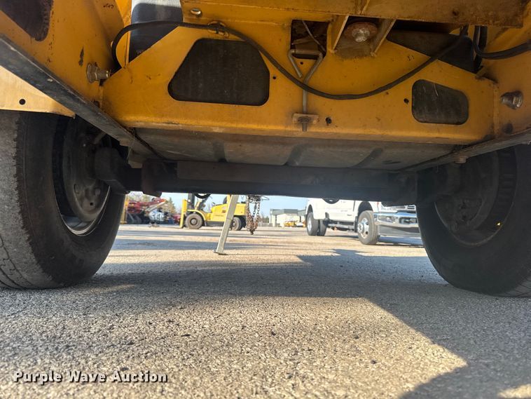 image for item EF2447 2018 Vermeer BC1000XL wood chipper