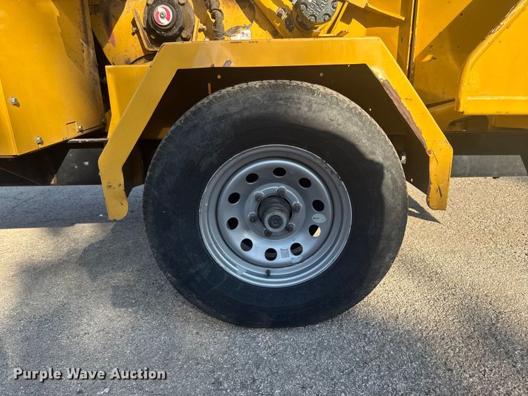 image for item EF2447 2018 Vermeer BC1000XL wood chipper