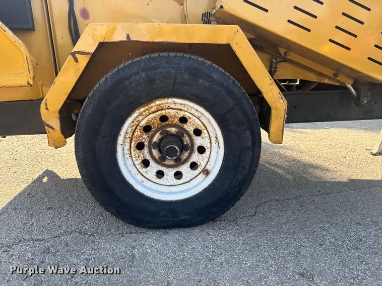 image for item EF2447 2018 Vermeer BC1000XL wood chipper