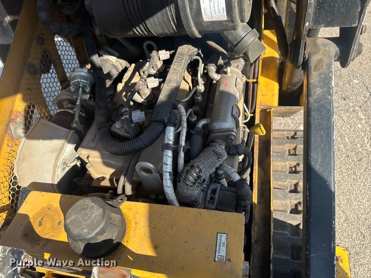 image for item EF2448 2018 Vermeer CTX100 compact utility loader