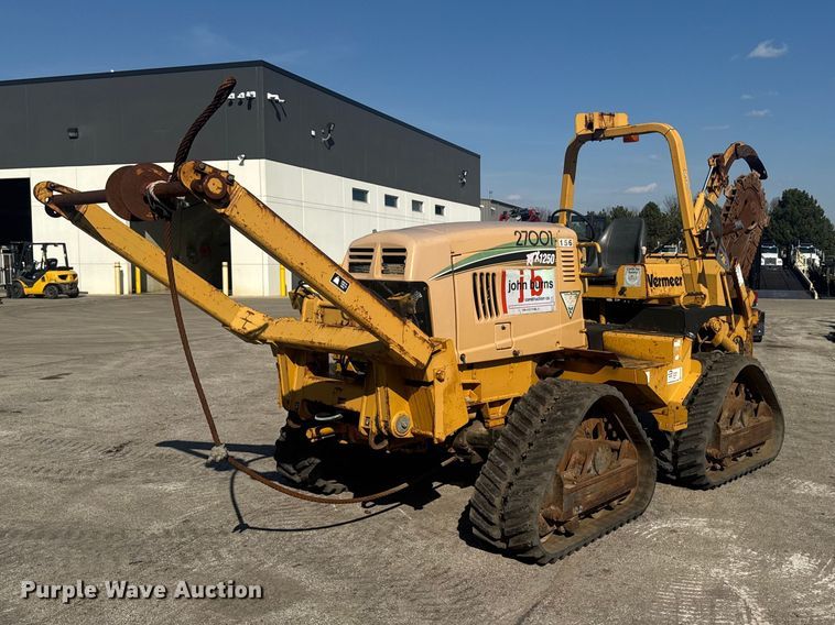 image for item EF2449 Vermeer RTX1250 trencher