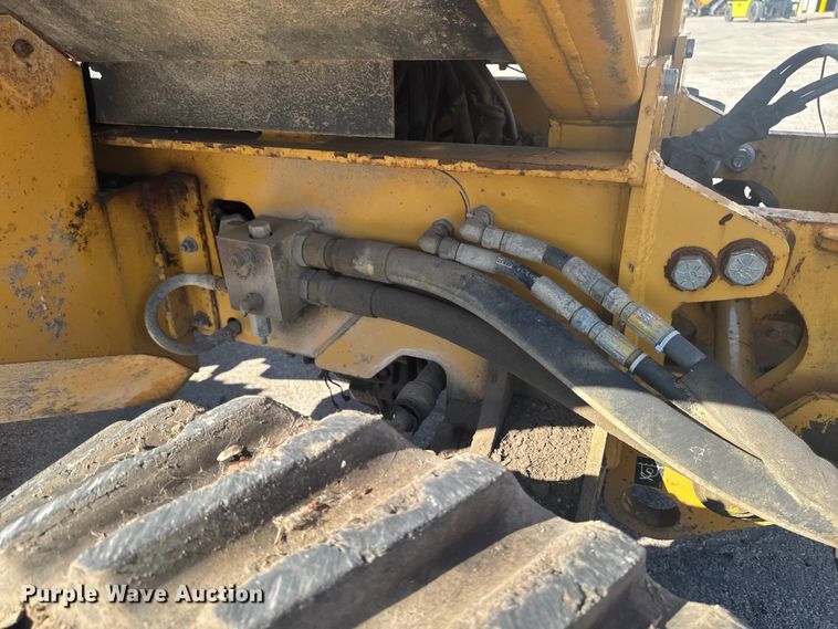 image for item EF2449 Vermeer RTX1250 trencher