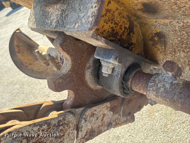 image for item EF2449 Vermeer RTX1250 trencher