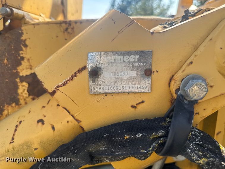 image for item EF2449 Vermeer RTX1250 trencher