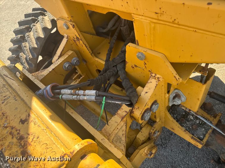image for item EF2449 Vermeer RTX1250 trencher
