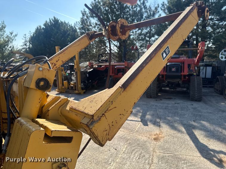 image for item EF2449 Vermeer RTX1250 trencher