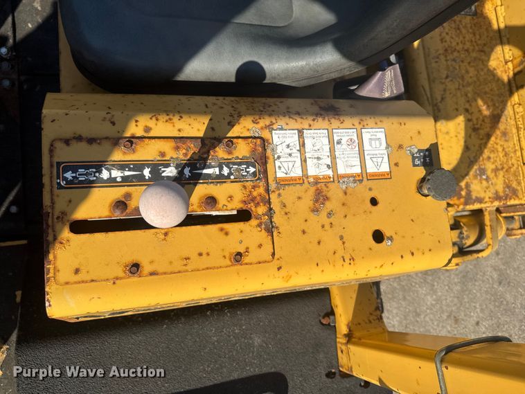 image for item EF2449 Vermeer RTX1250 trencher