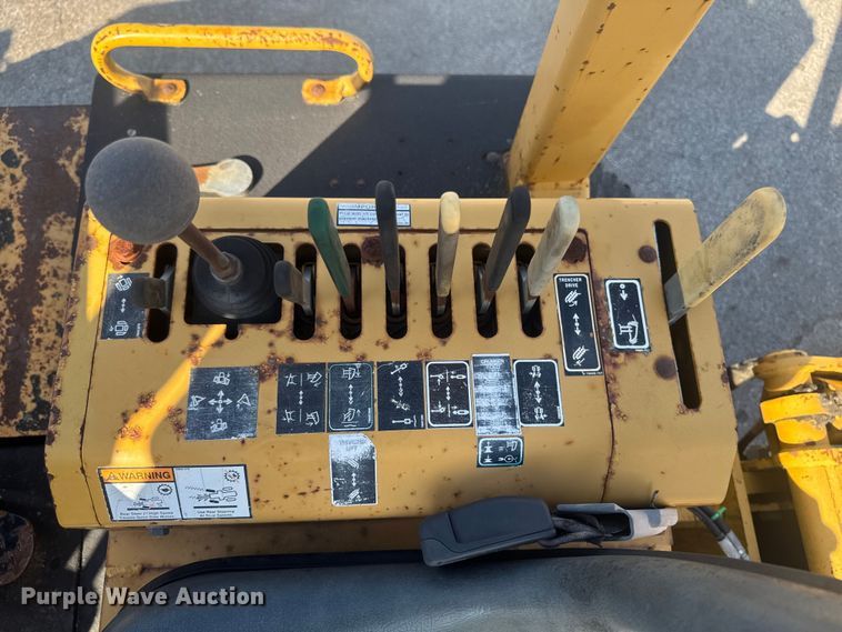 image for item EF2449 Vermeer RTX1250 trencher