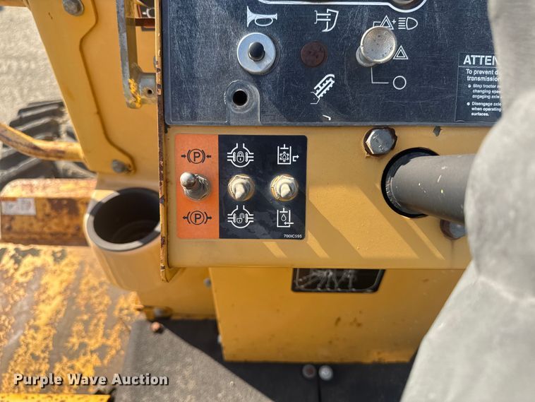 image for item EF2449 Vermeer RTX1250 trencher