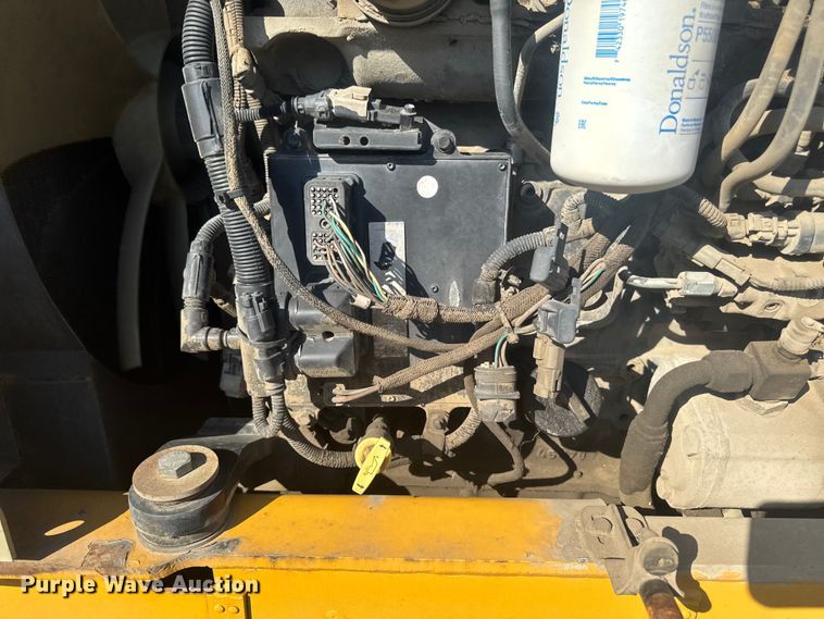 image for item EF2449 Vermeer RTX1250 trencher