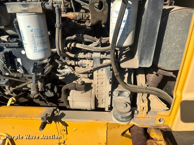 image for item EF2449 Vermeer RTX1250 trencher