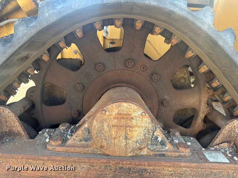 image for item EF2449 Vermeer RTX1250 trencher