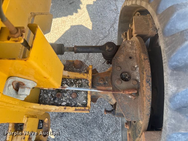 image for item EF2449 Vermeer RTX1250 trencher