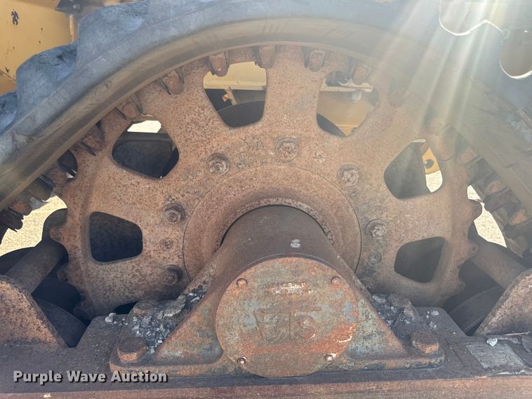 image for item EF2449 Vermeer RTX1250 trencher