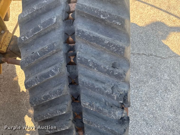 image for item EF2449 Vermeer RTX1250 trencher