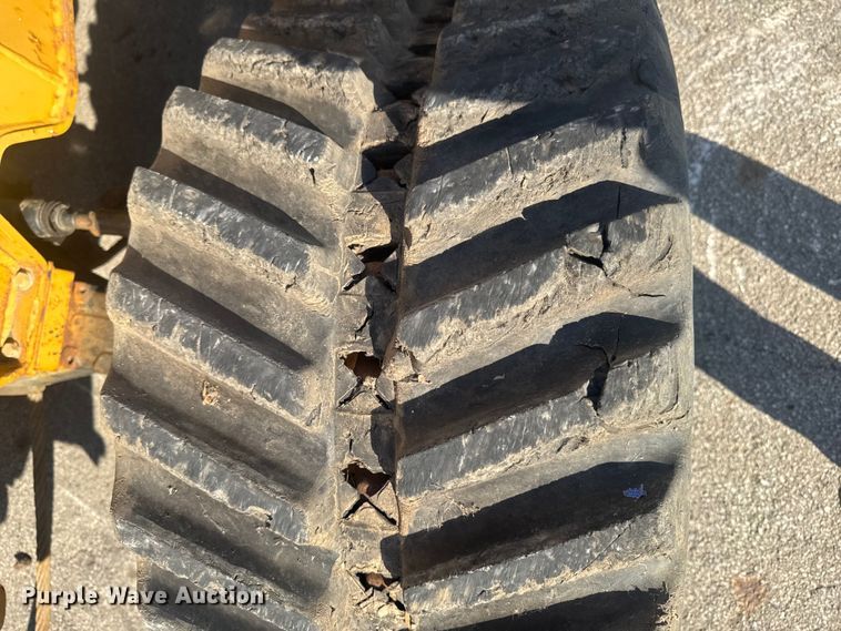 image for item EF2449 Vermeer RTX1250 trencher