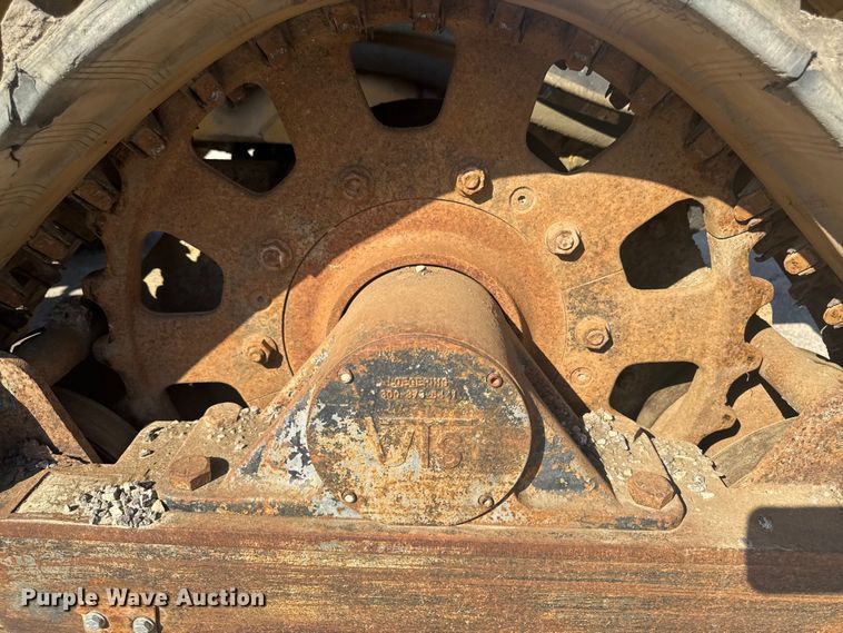 image for item EF2449 Vermeer RTX1250 trencher