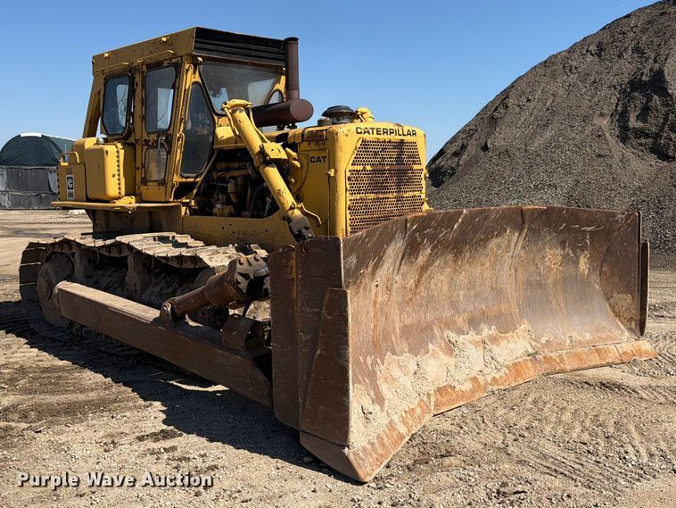 image for item EF2461 1977 Caterpillar D8K dozer
