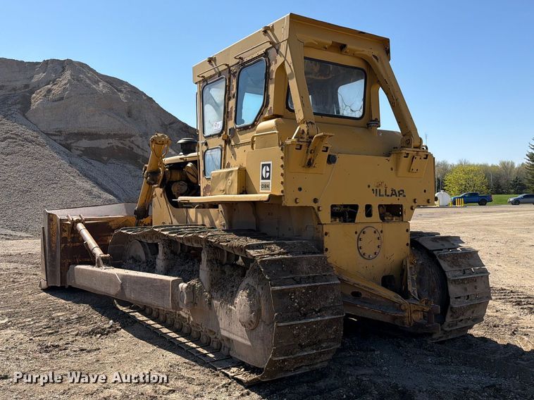 image for item EF2461 1977 Caterpillar D8K dozer