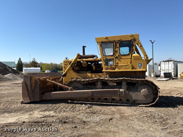 image for item EF2461 1977 Caterpillar D8K dozer