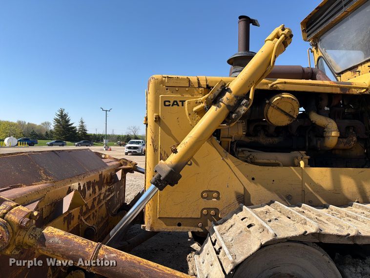 image for item EF2461 1977 Caterpillar D8K dozer