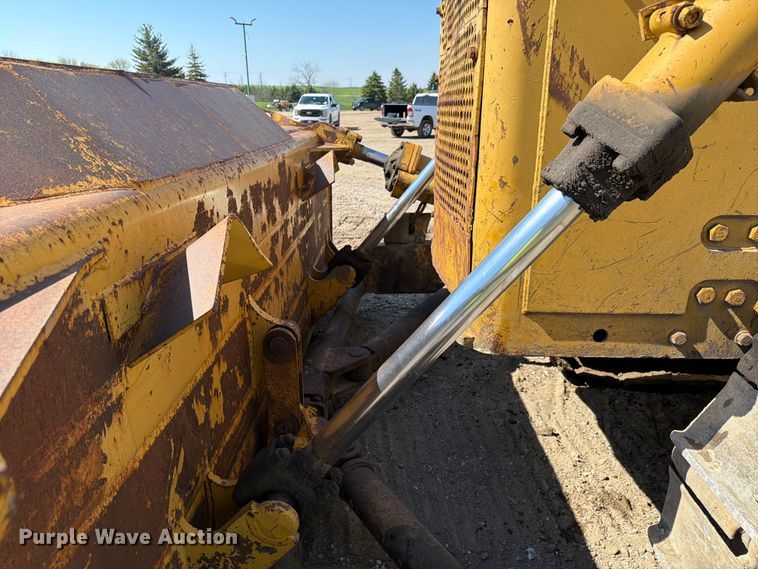 image for item EF2461 1977 Caterpillar D8K dozer