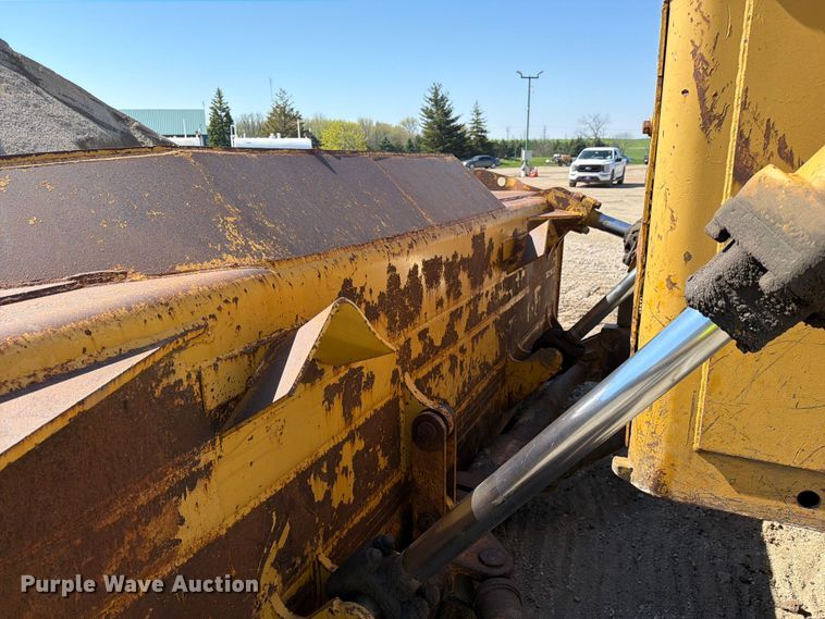 image for item EF2461 1977 Caterpillar D8K dozer