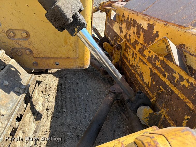 image for item EF2461 1977 Caterpillar D8K dozer