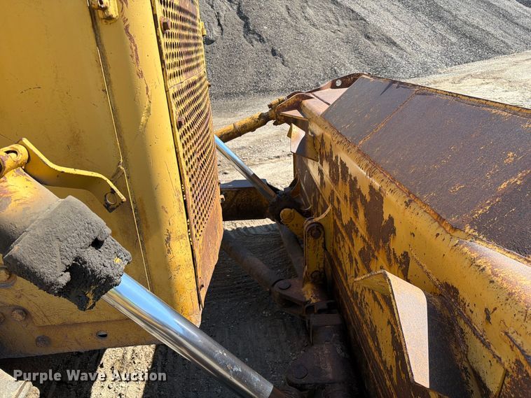 image for item EF2461 1977 Caterpillar D8K dozer