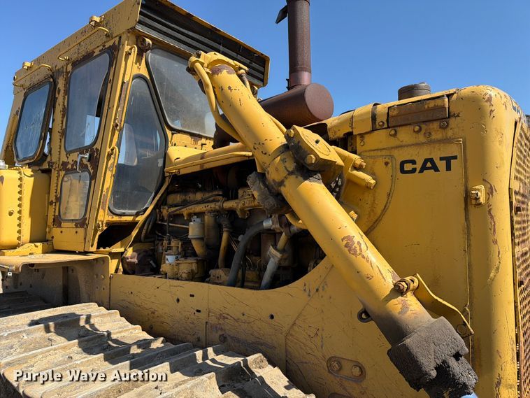 image for item EF2461 1977 Caterpillar D8K dozer