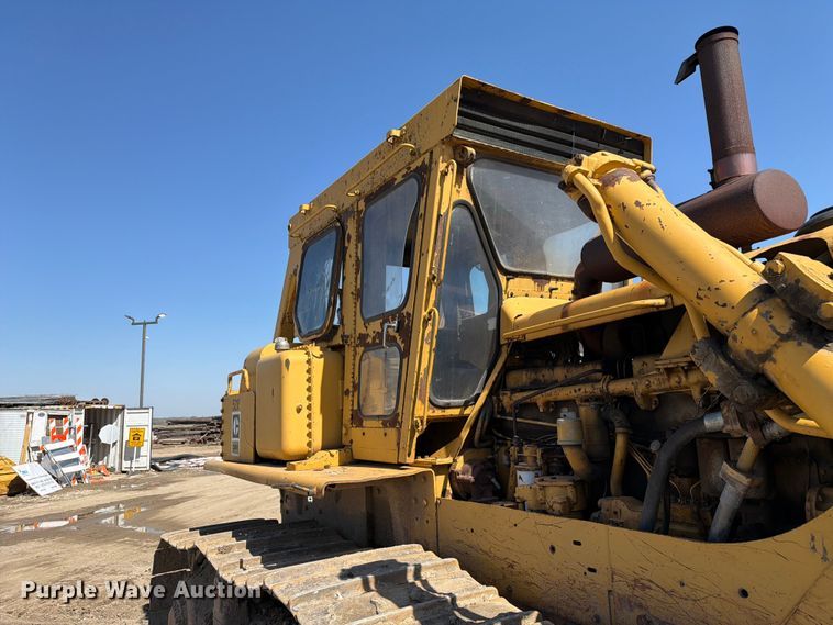 image for item EF2461 1977 Caterpillar D8K dozer