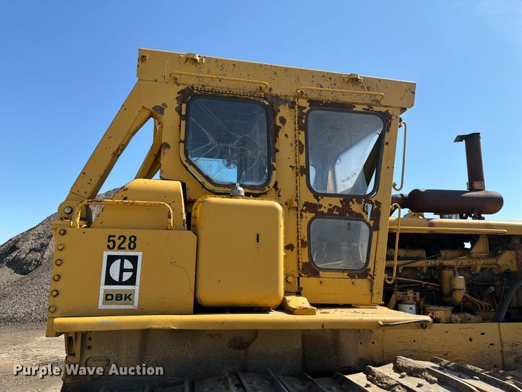 image for item EF2461 1977 Caterpillar D8K dozer
