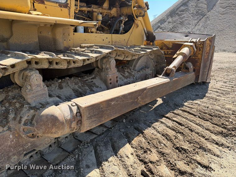 image for item EF2461 1977 Caterpillar D8K dozer