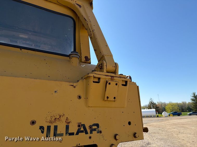 image for item EF2461 1977 Caterpillar D8K dozer