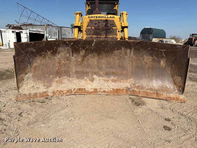 image for item EF2461 1977 Caterpillar D8K dozer