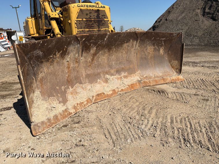 image for item EF2461 1977 Caterpillar D8K dozer