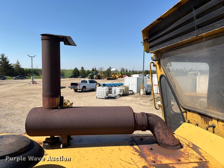 image for item EF2461 1977 Caterpillar D8K dozer