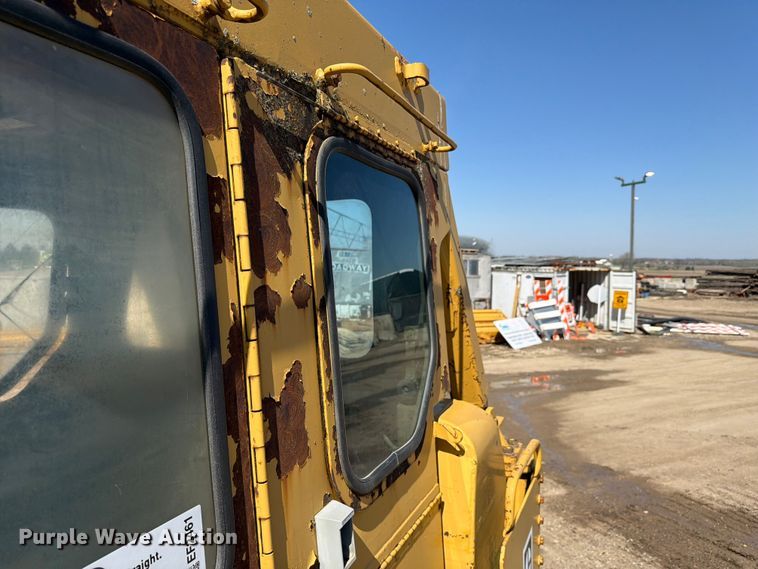 image for item EF2461 1977 Caterpillar D8K dozer