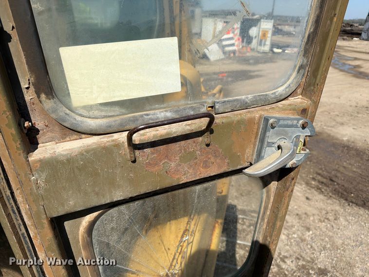 image for item EF2461 1977 Caterpillar D8K dozer