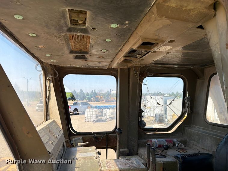 image for item EF2461 1977 Caterpillar D8K dozer