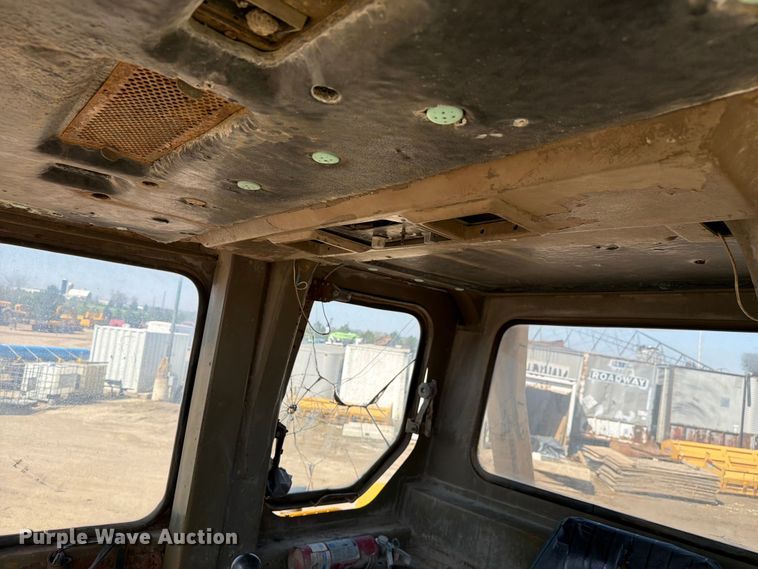 image for item EF2461 1977 Caterpillar D8K dozer