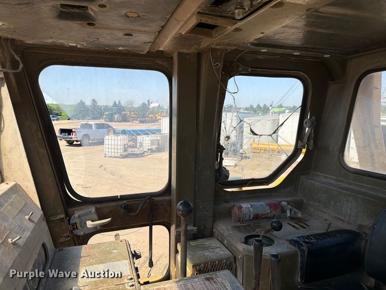 image for item EF2461 1977 Caterpillar D8K dozer