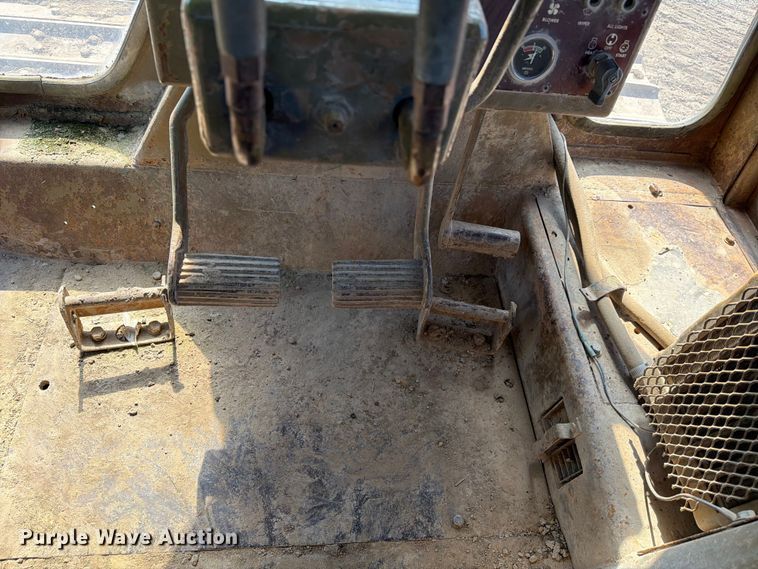 image for item EF2461 1977 Caterpillar D8K dozer