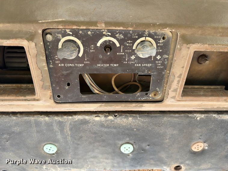 image for item EF2461 1977 Caterpillar D8K dozer