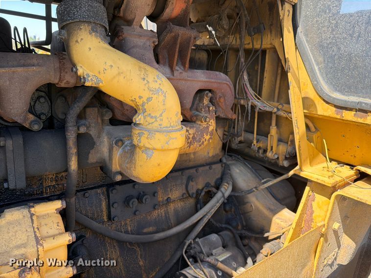 image for item EF2461 1977 Caterpillar D8K dozer