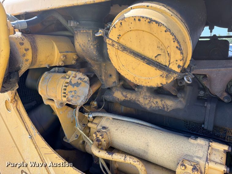 image for item EF2461 1977 Caterpillar D8K dozer