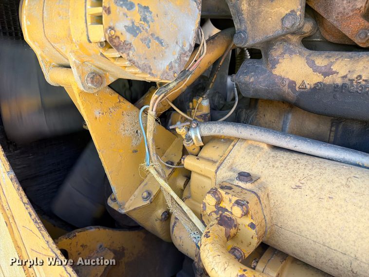 image for item EF2461 1977 Caterpillar D8K dozer