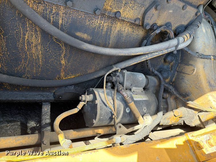 image for item EF2461 1977 Caterpillar D8K dozer